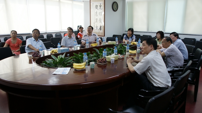 2010年9月15日上海商投集團(tuán)王董、沈董蒞臨我院參觀！